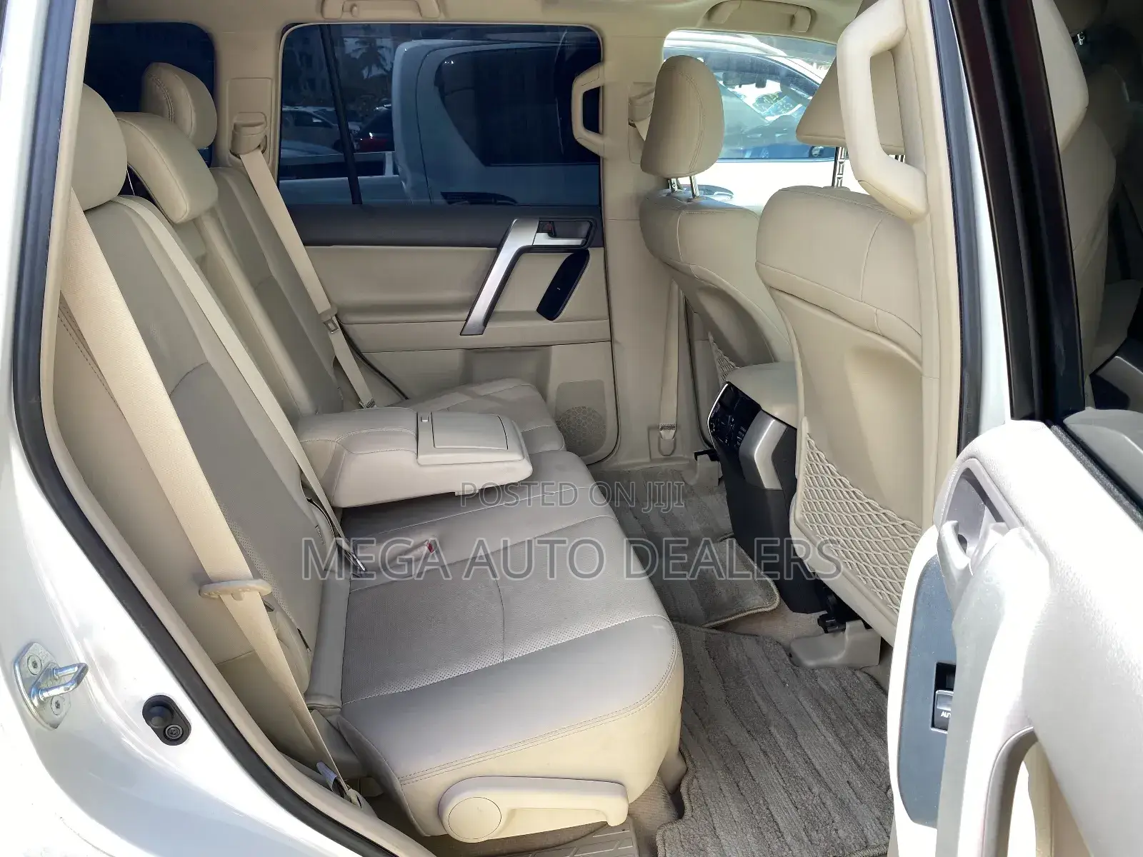 Toyota Land Cruiser Prado 2018 Off white