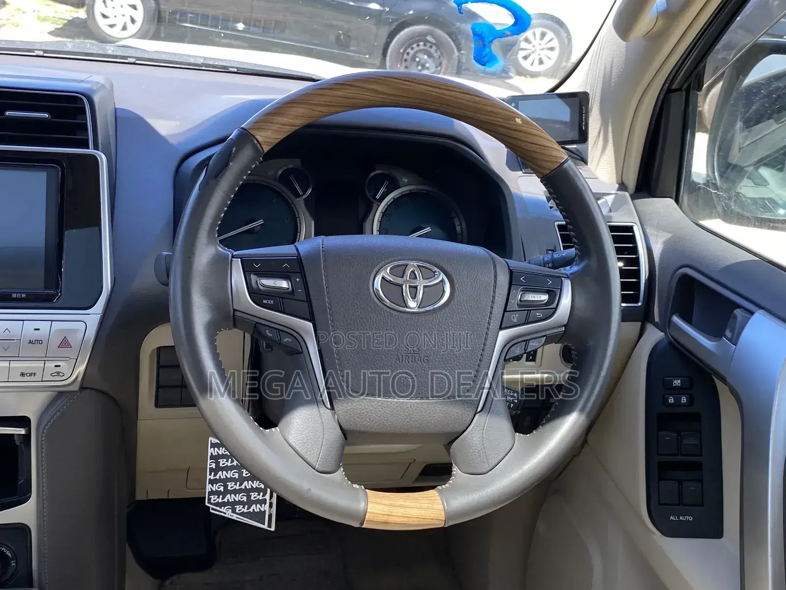 Toyota Land Cruiser Prado 2018 Off white