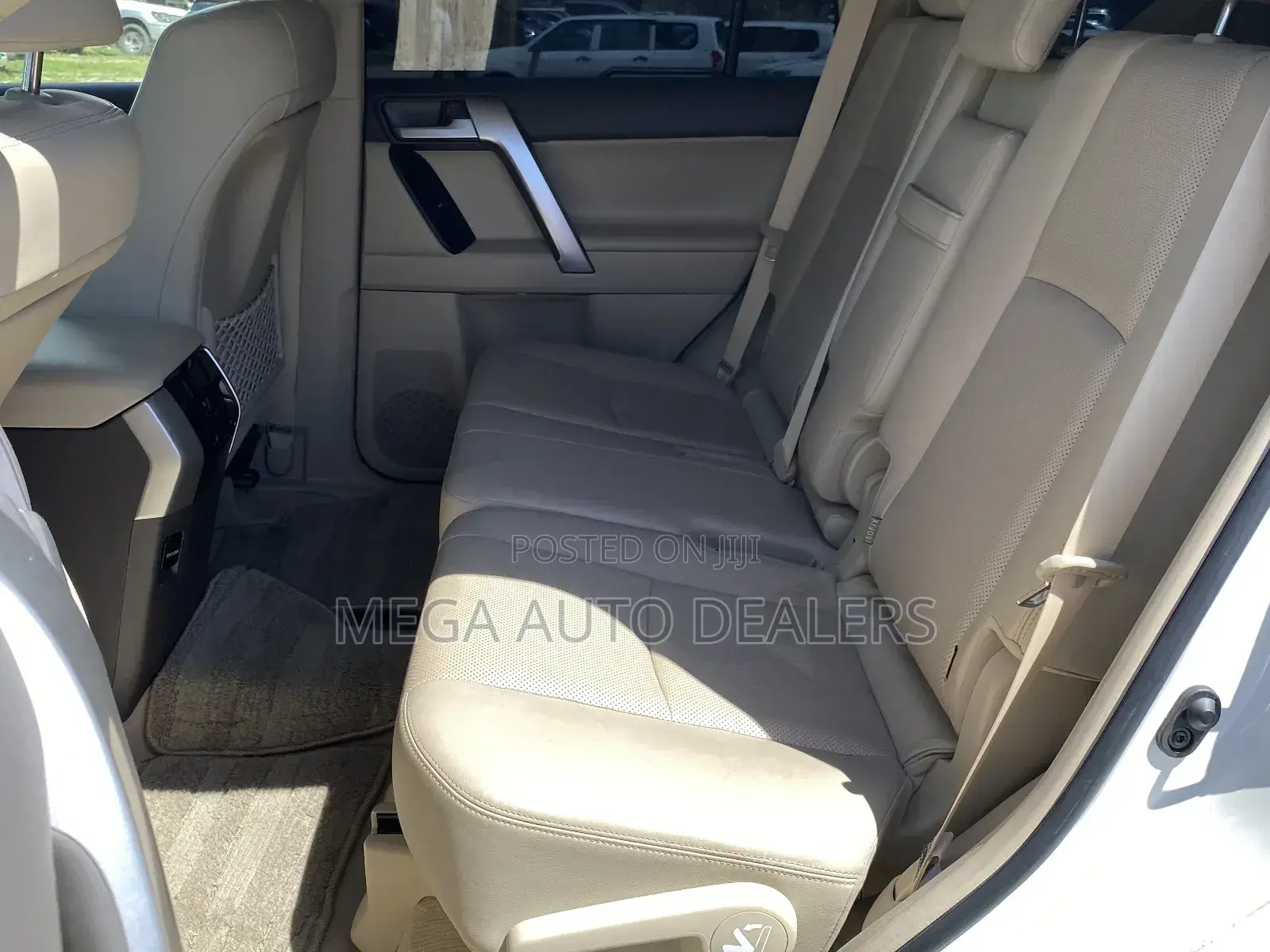 Toyota Land Cruiser Prado 2018 Off white
