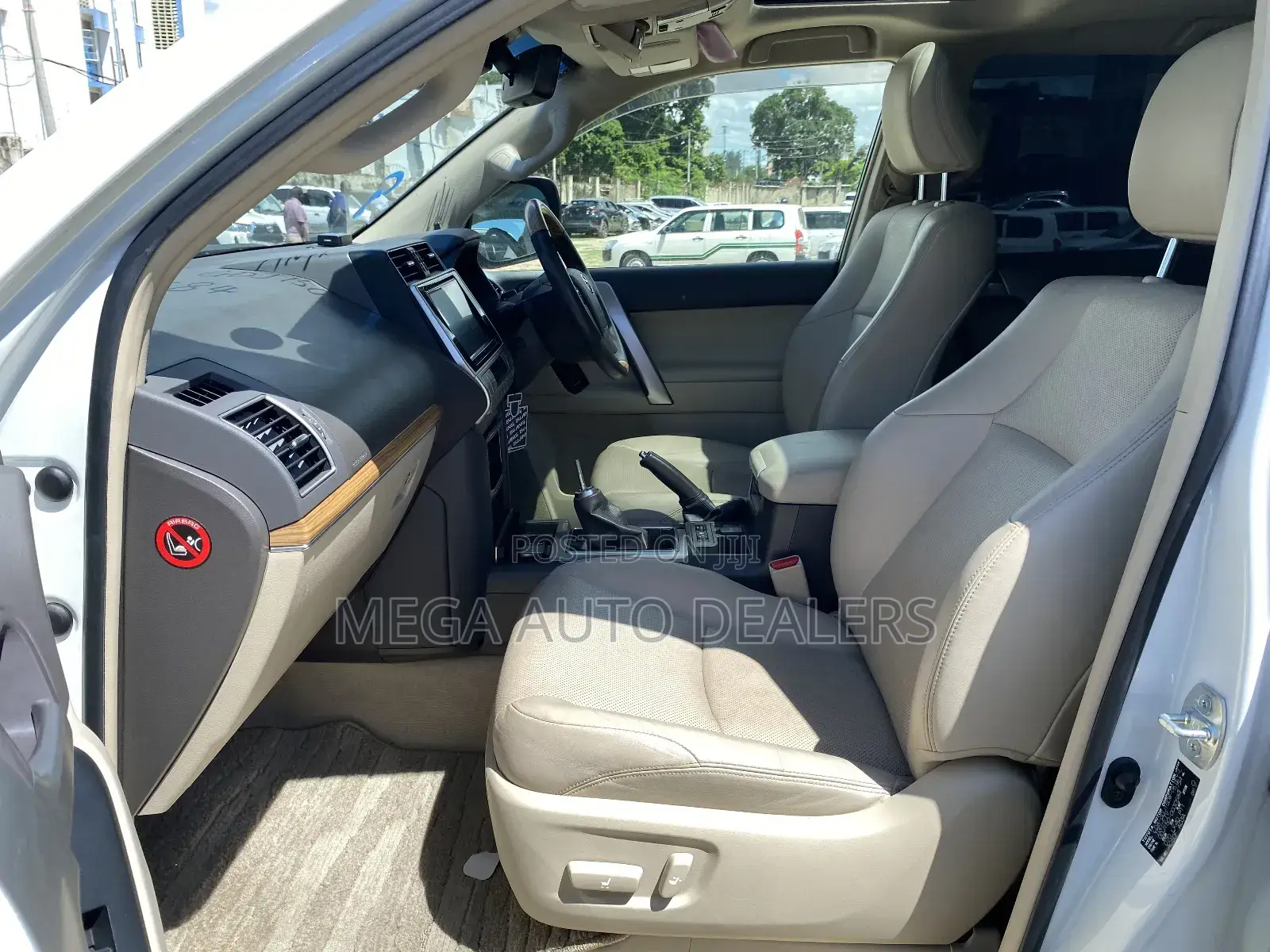 Toyota Land Cruiser Prado 2018 Off white