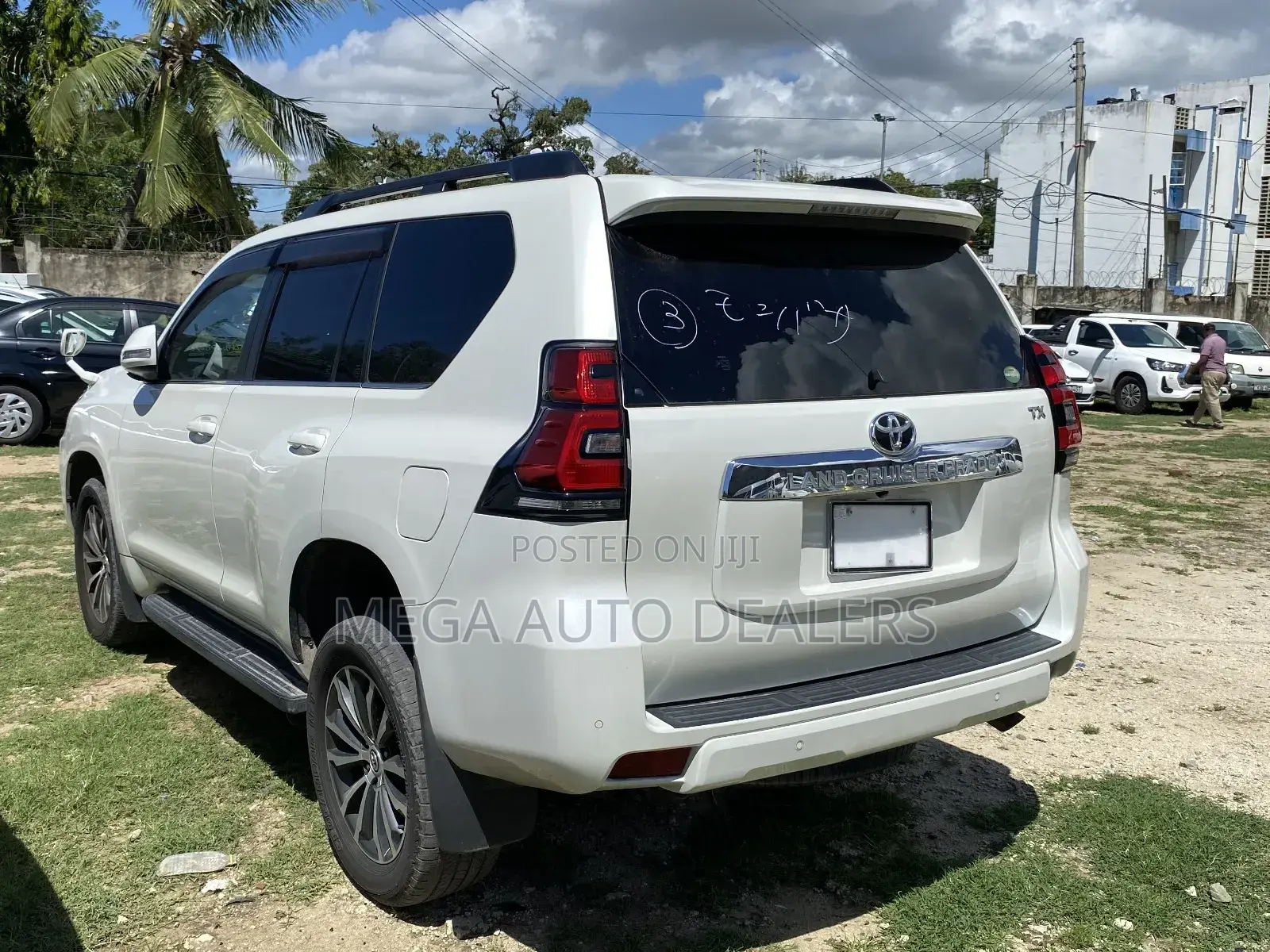 Toyota Land Cruiser Prado 2018 Off white