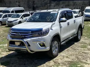 Toyota Hilux 2018 White