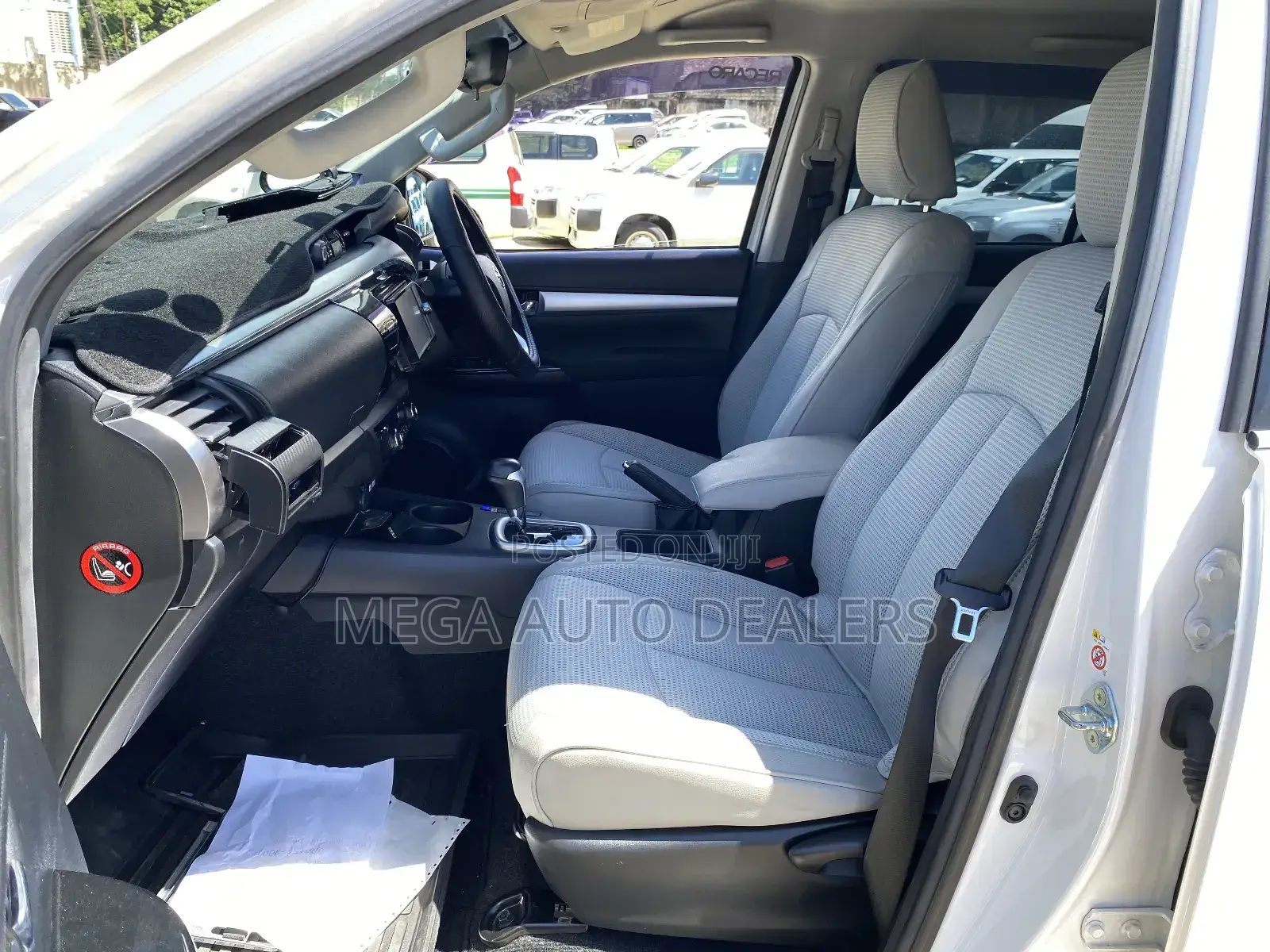 Toyota Hilux 2018 White