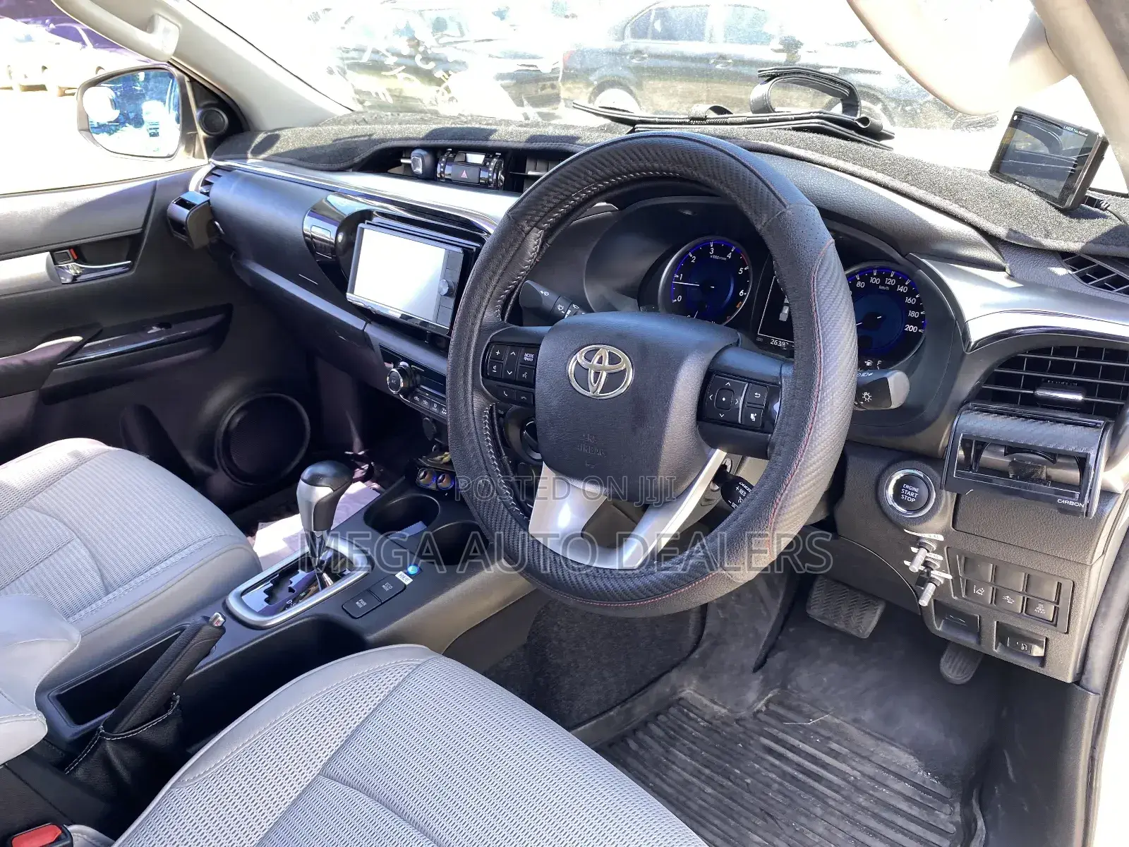 Toyota Hilux 2018 White