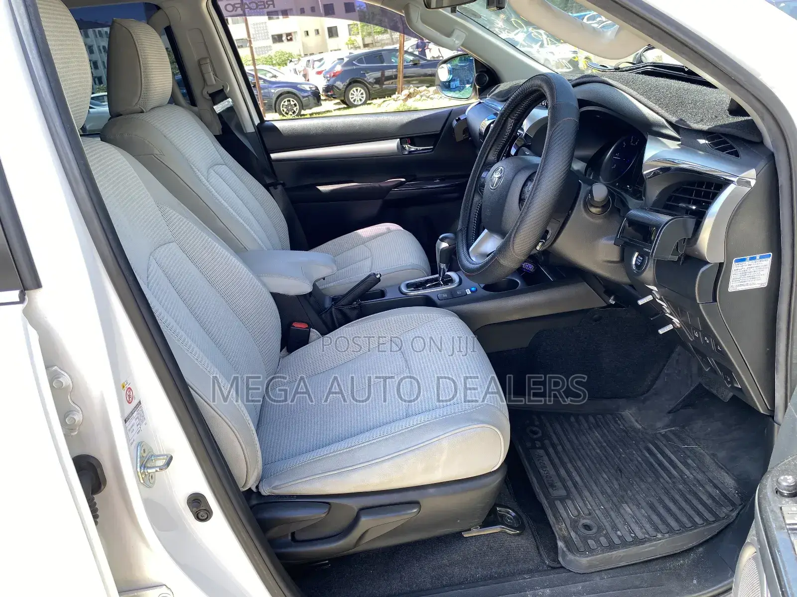 Toyota Hilux 2018 White