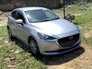 Mazda Demio 2018 Silver