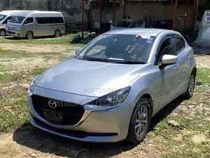 Mazda Demio 2018 Silver