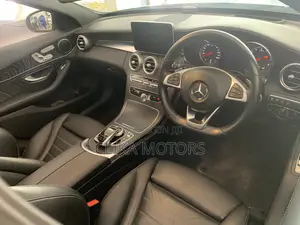 Mercedes-Benz C200 2018 Ivory