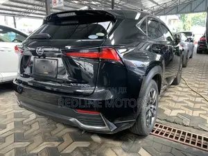 Lexus NX 300h Base 4x4 (2.5L 4cyl 2A) 2018 Black