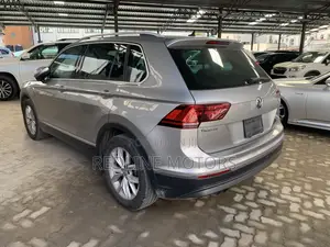 Volkswagen Tiguan 2.0T S FWD 2018 Ivory