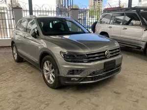Volkswagen Tiguan 2.0T S FWD 2018 Ivory
