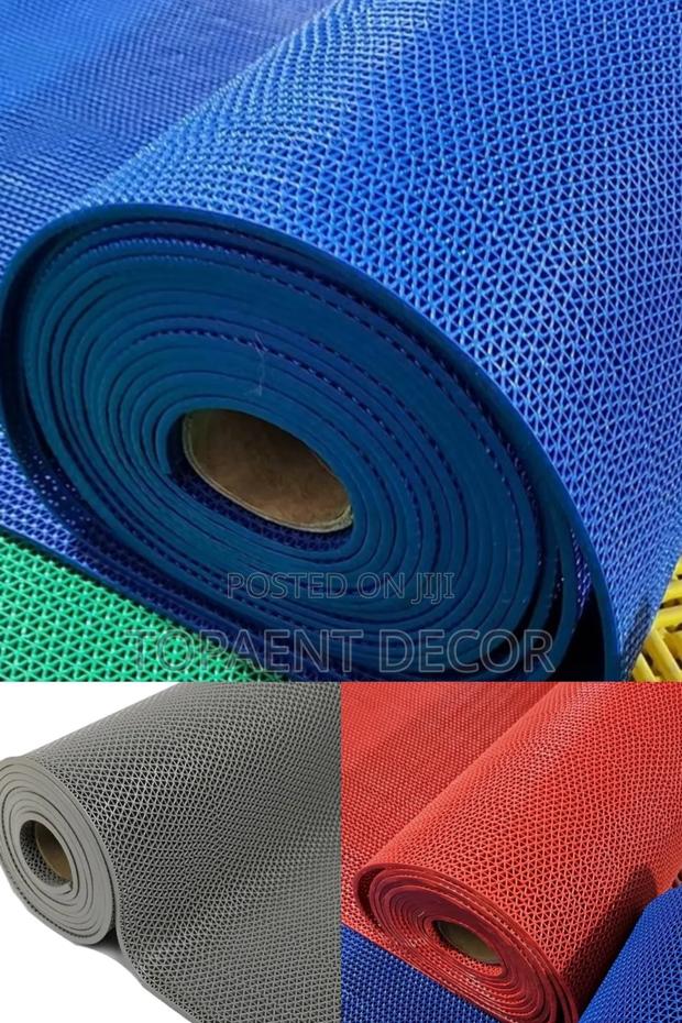 Secure Steps With Reliable Traction Perforated Antislip Mats - main view