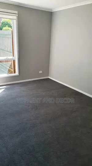Fitted Wall to Wall Grey Carpet