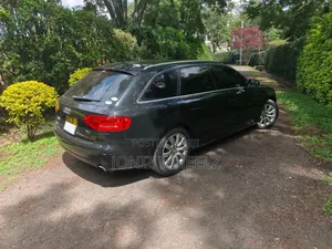 Audi A4 2.0T Premium 2011 Black