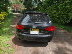 Audi A4 2.0T Premium 2011 Black