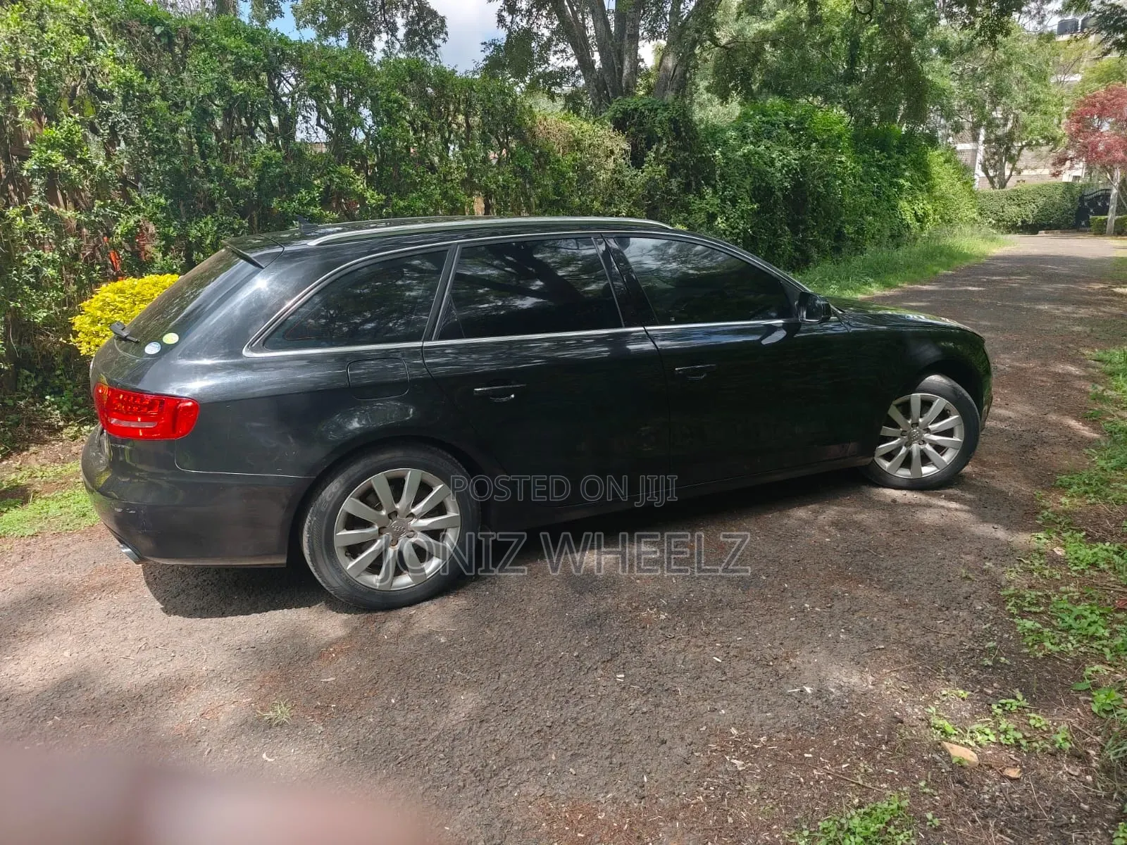 Audi A4 2.0T Premium 2011 Black