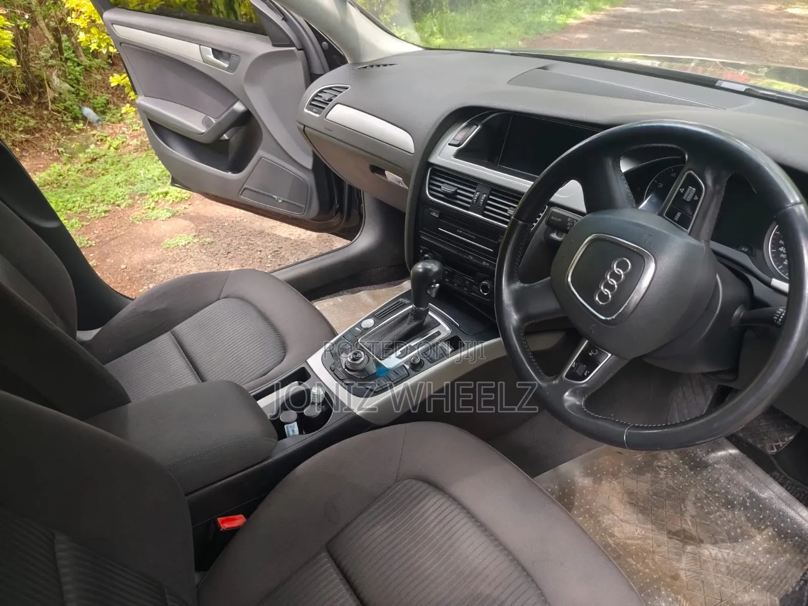 Audi A4 2.0T Premium 2011 Black