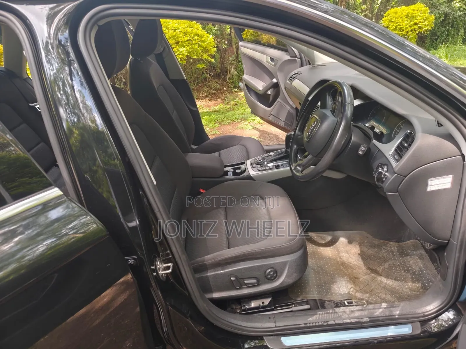 Audi A4 2.0T Premium 2011 Black