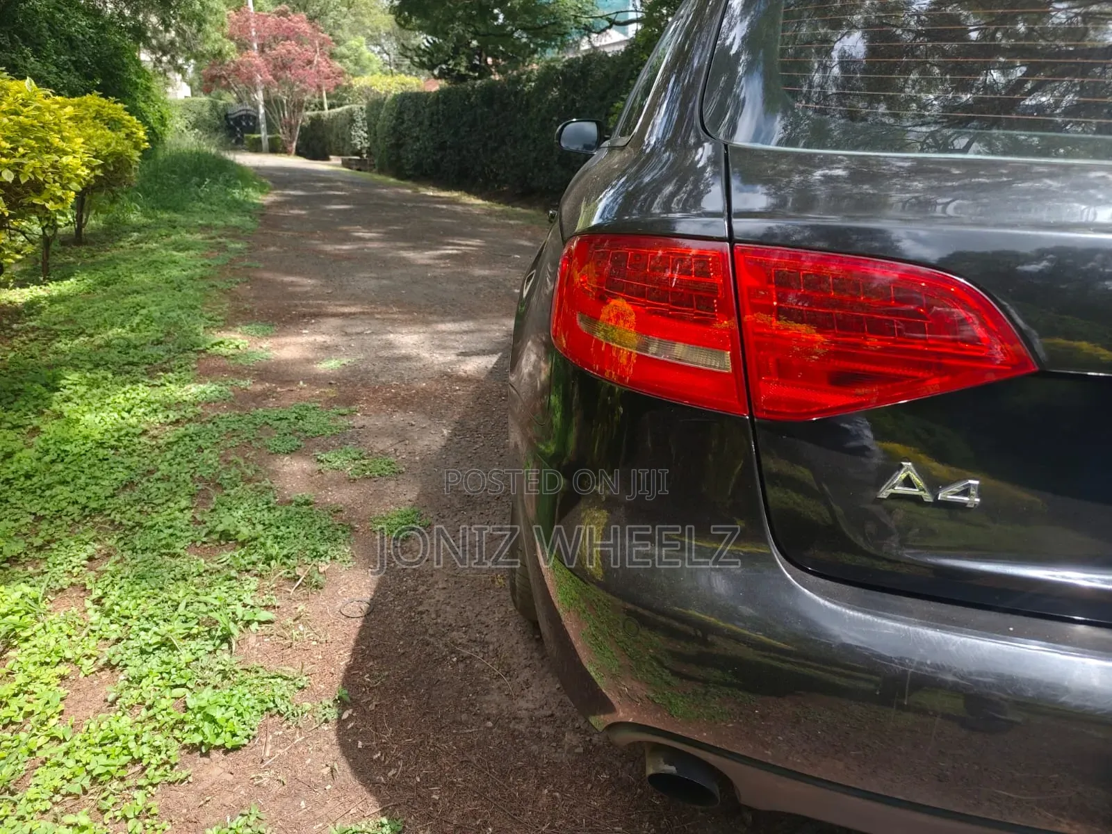 Audi A4 2.0T Premium 2011 Black