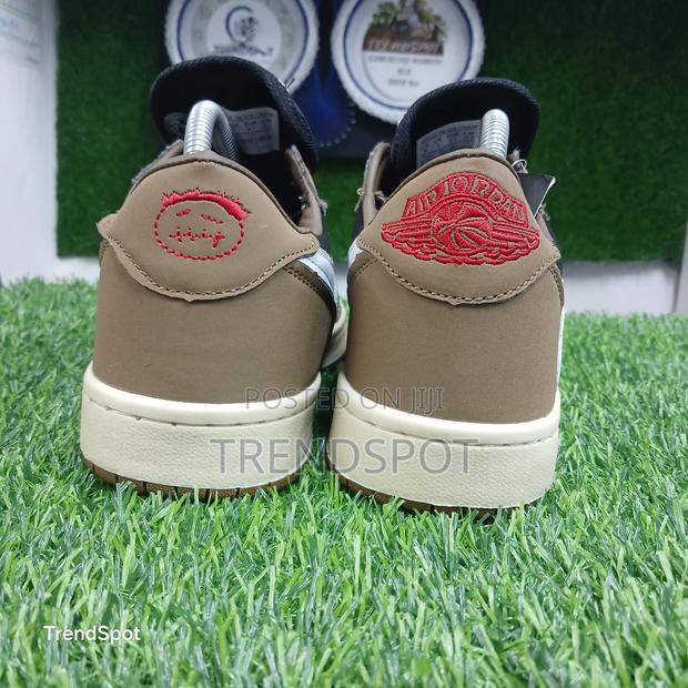 Jordan 1 (Dark Mocha) - thumbnail 2
