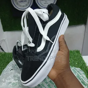 Old School Vans Skater Van White Black 