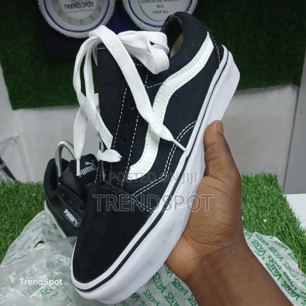 Old School Vans Skater Van White Black - main view