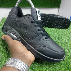 Ladies' Fashion Sneakers
Black  
Sizes 37-42