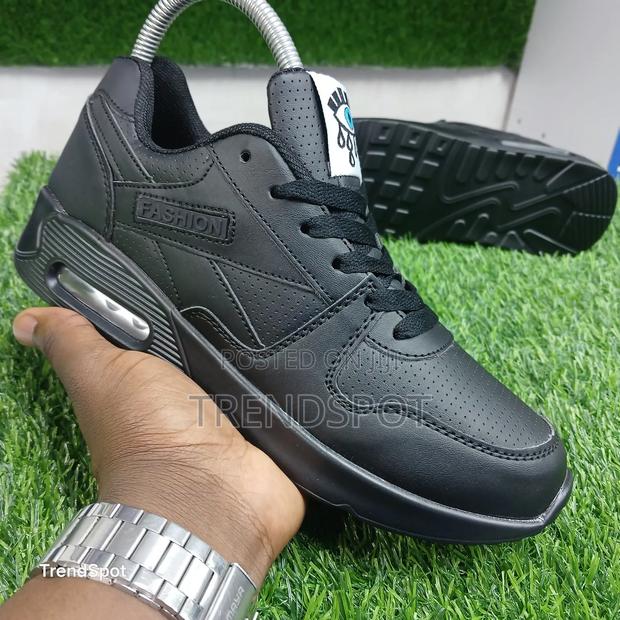 Ladies' Fashion Sneakers
Black  
Sizes 37-42