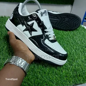 Bapestar 
Black White 
Sizes 37-45
