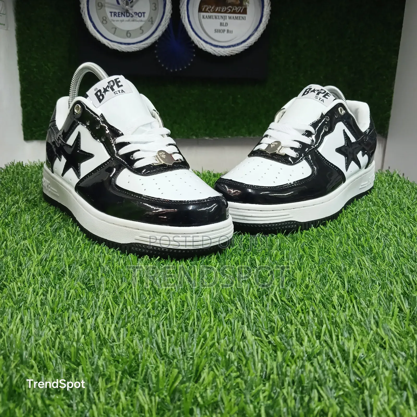 Bapestar 
Black White 
Sizes 37-45