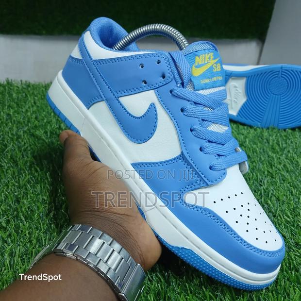 Sb Dunk
Blue White 
Sizes 36-45
