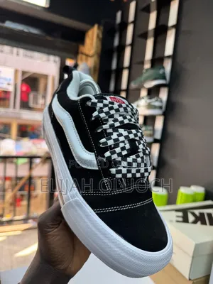 Vans Knu Skool VLT Lx Suede 
Sizes : 39_45
 KSH