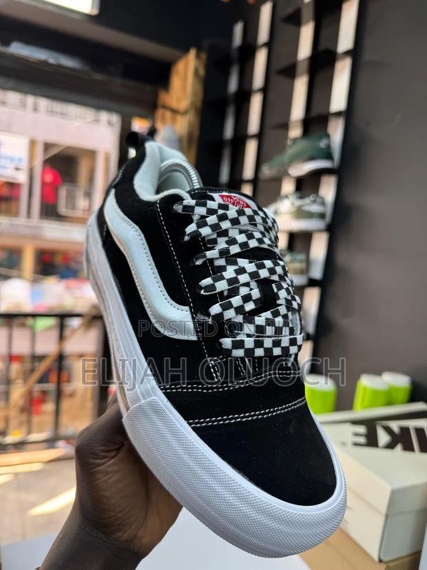 Vans Knu Skool VLT Lx Suede 
Sizes : 39_45
 KSH - thumbnail 2