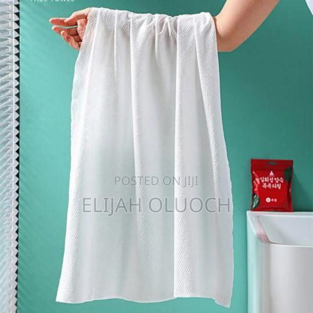 *70*140cm Cotton Compressed Bath Towel, for Showering - thumbnail 2