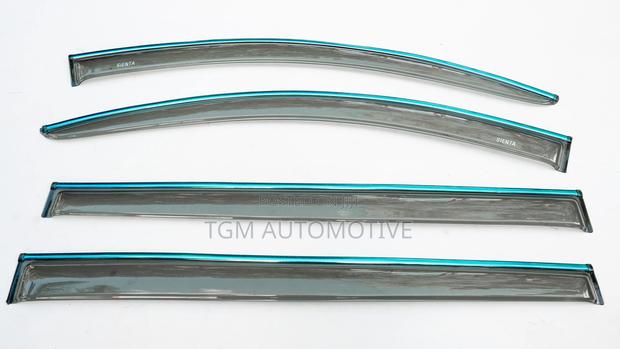 Windbreaker Toyota Sienta - Clear