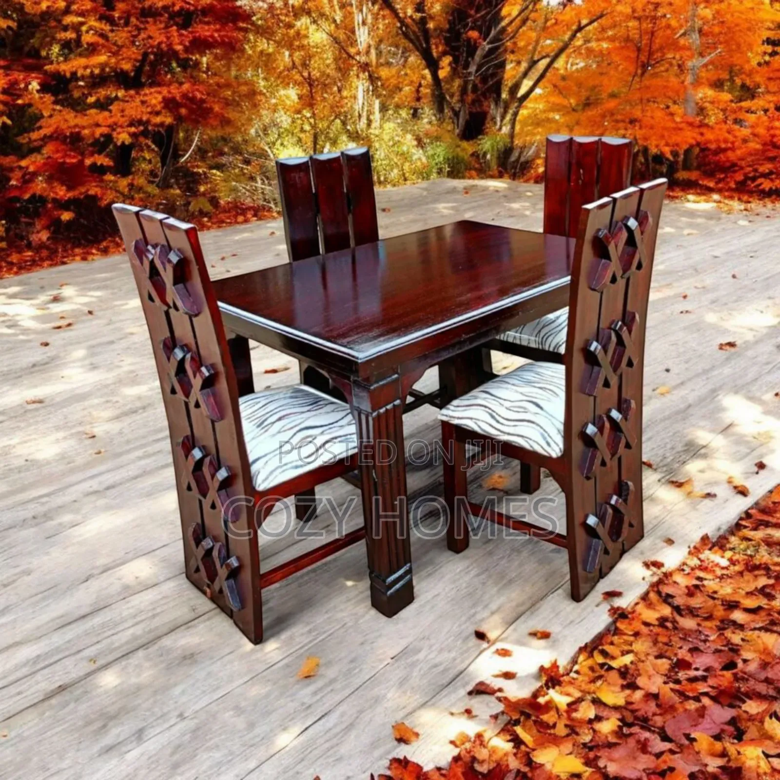Dining Set a Rare Dining Set for 4 People