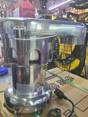 Available 3000 Commercial Juicer Machine/Juice Extractor