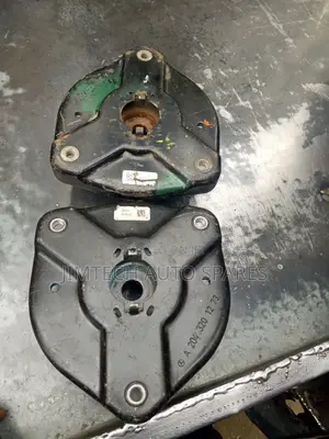Mercedes Benz C200 ,W204 Shock Mountain