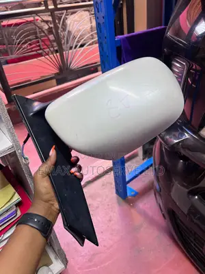 Voxy 2005 Sidemirror