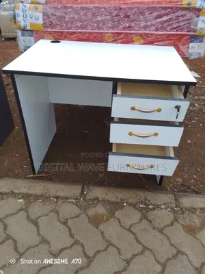 Pure White 1.2 M Office Table
