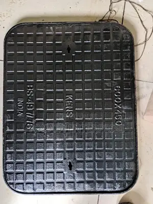 18*24 Cast Iron Medium Duty Manhole Cover