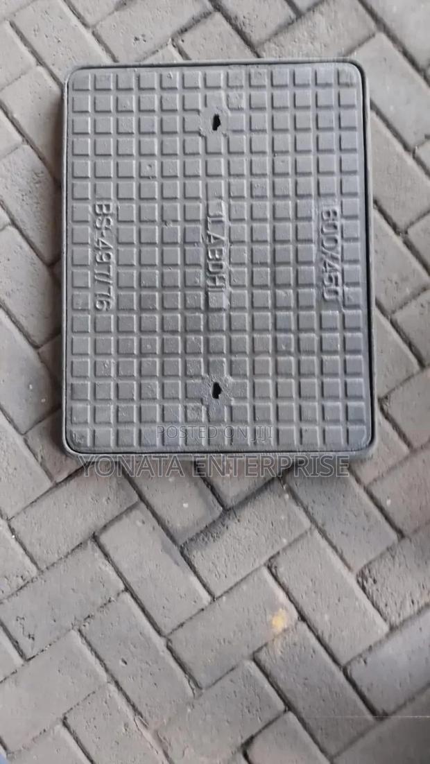 450*600mm Cast Iron Manhole Covers (Heavy Duty)