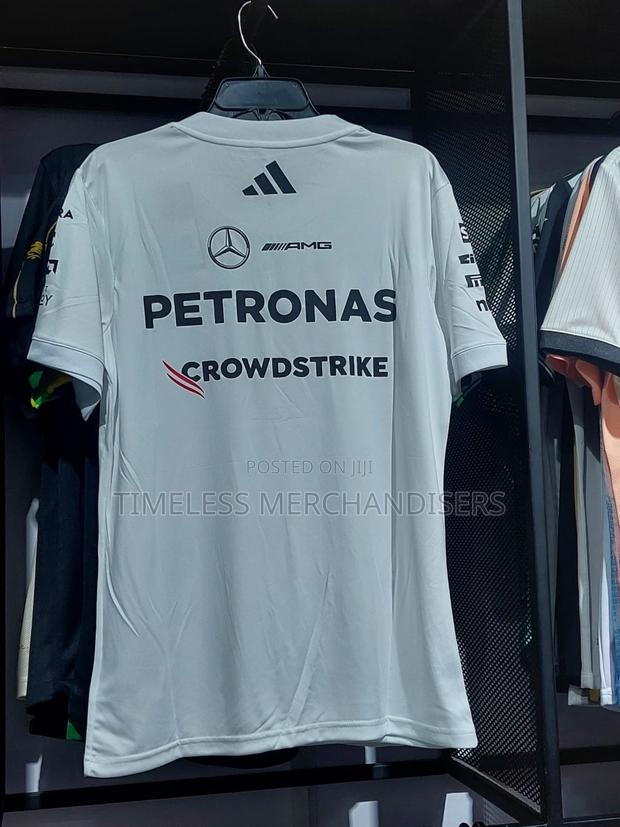 F1 New Mercedes Merchandise - thumbnail 2