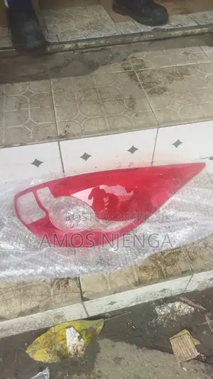 Nissan Tiida Station Wagon Headlight Lens