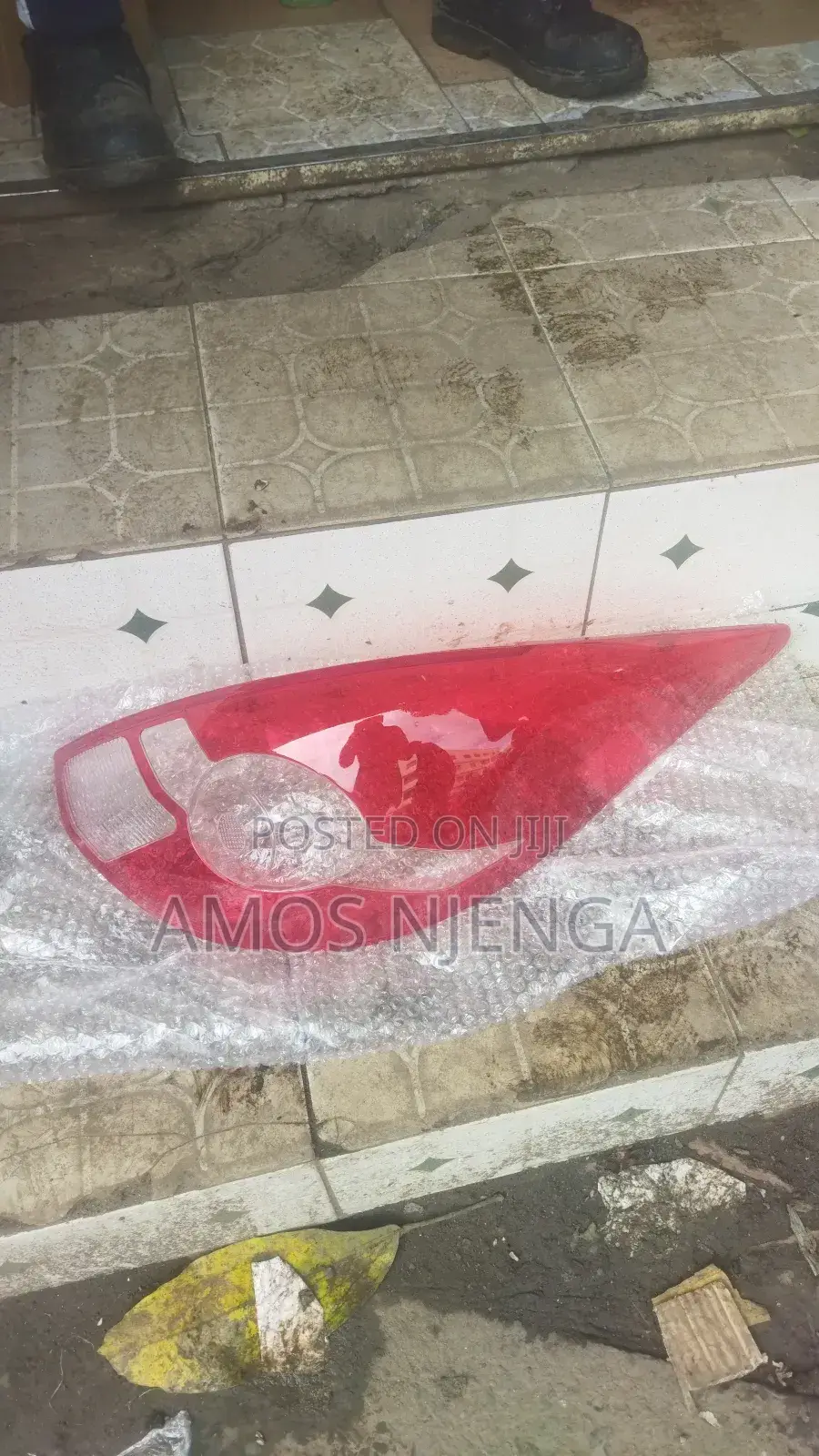 Nissan Tiida Station Wagon Headlight Lens