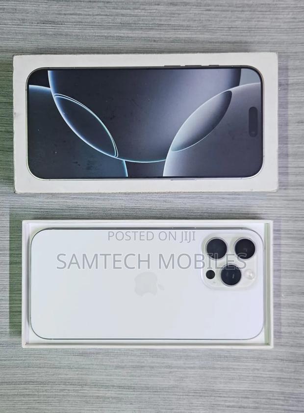 Apple iPhone 16 Pro Max 256 GB Gray - thumbnail 5