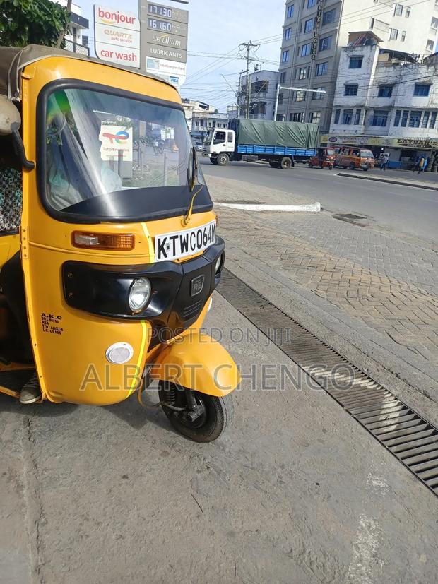 Bajaj RE 2023 Yellow