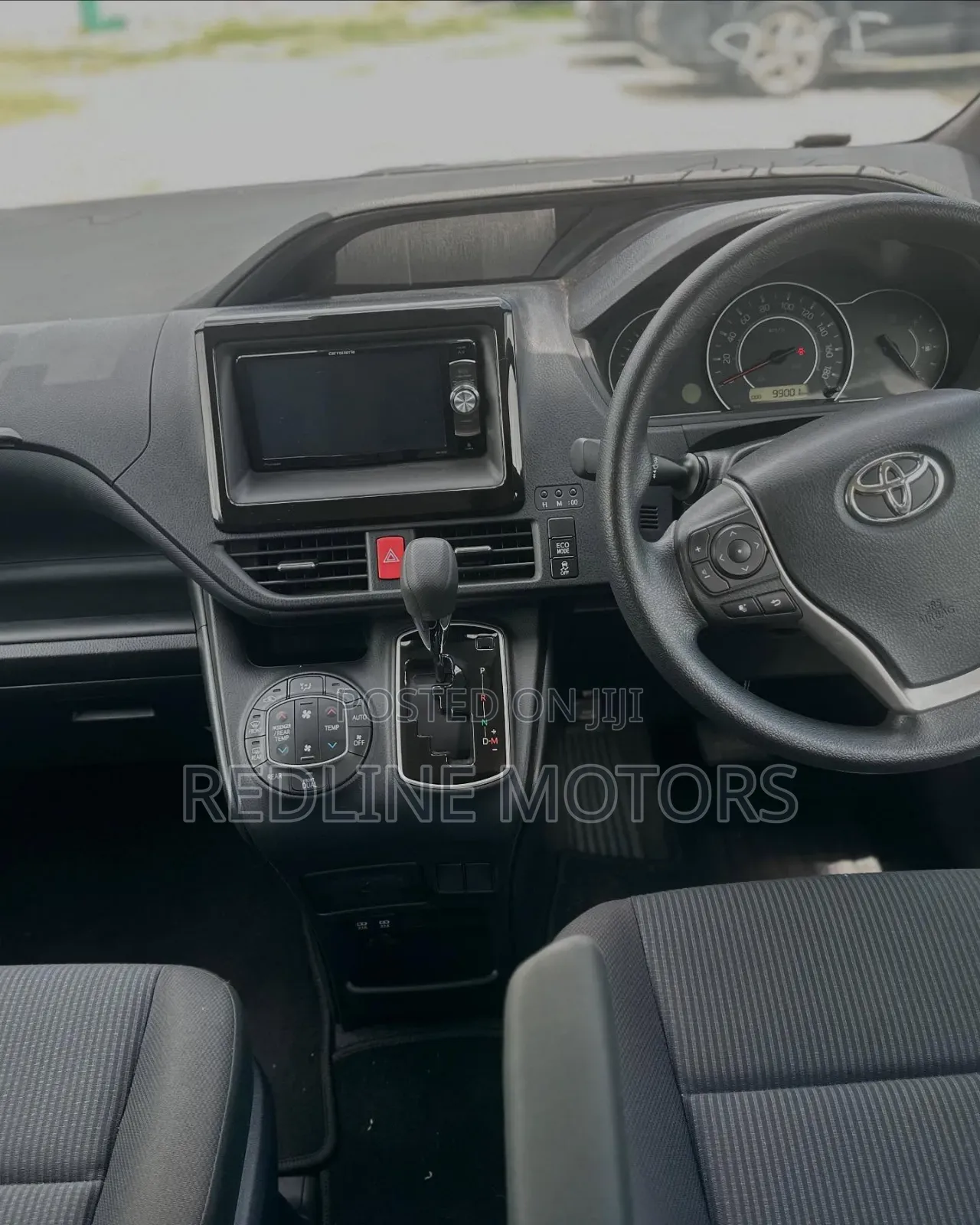 Toyota Noah 2.0 AWD (7 Seater) 2018 Silver
