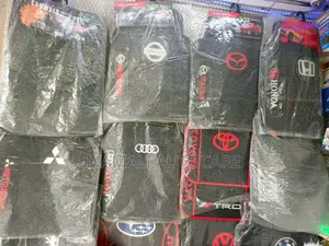 Universal 5pcs Floor Mats/Branded Floor Mats