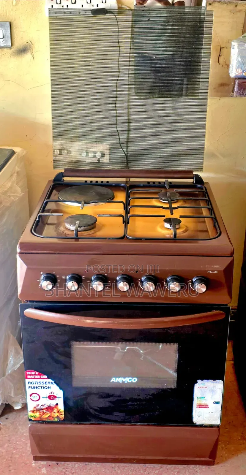 Cooker on Sale 3+1 Used.